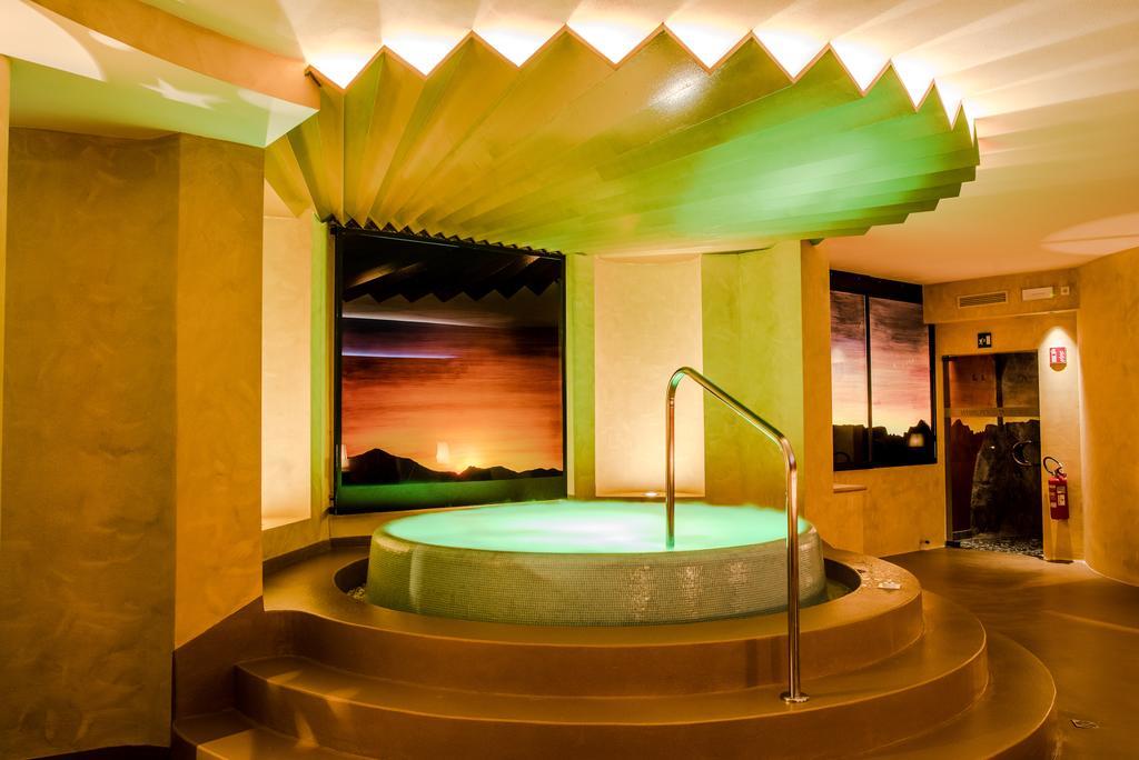 Vitalhotel Dosses Santa Cristina Val Gardena Exterior photo