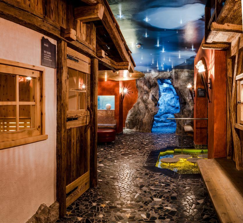Vitalhotel Dosses Santa Cristina Val Gardena Exterior photo